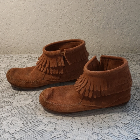 Minnetonka moccasins - Picture 2 of 7